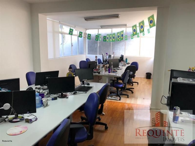 Sobrado, 3 quartos, 475 m² - Foto 1