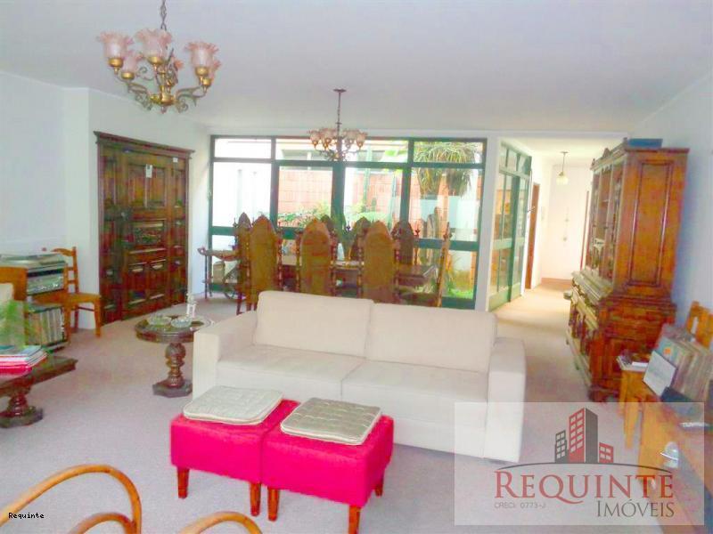 Casa, 3 quartos, 250 m² - Foto 1