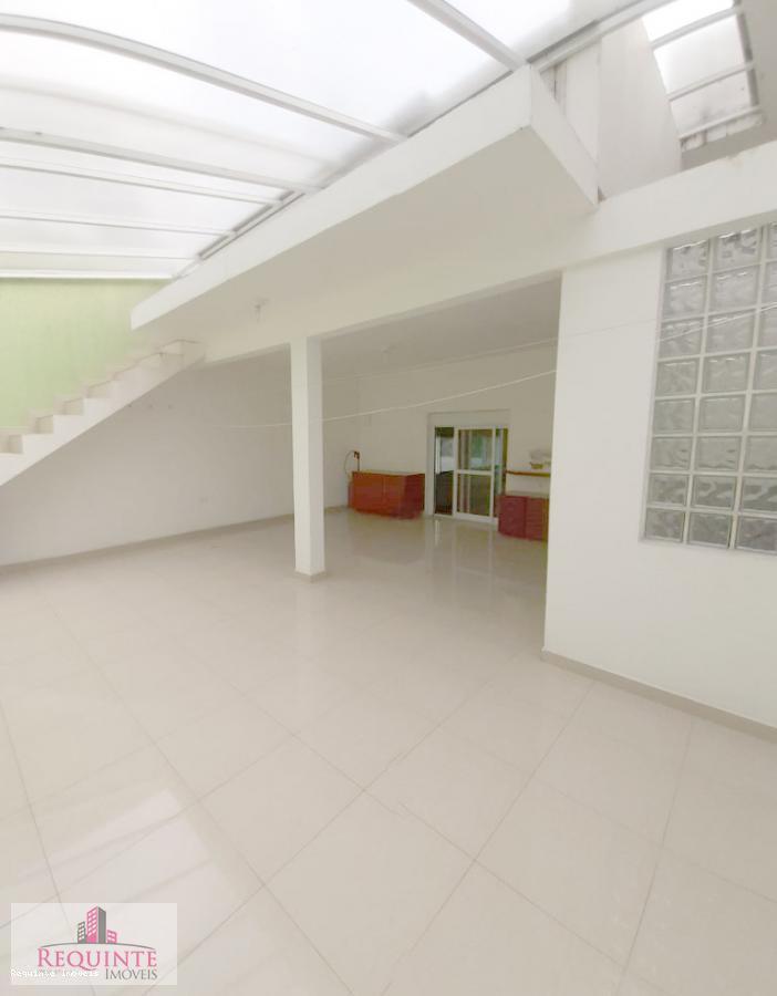 Sobrado, 3 quartos, 970 m² - Foto 1